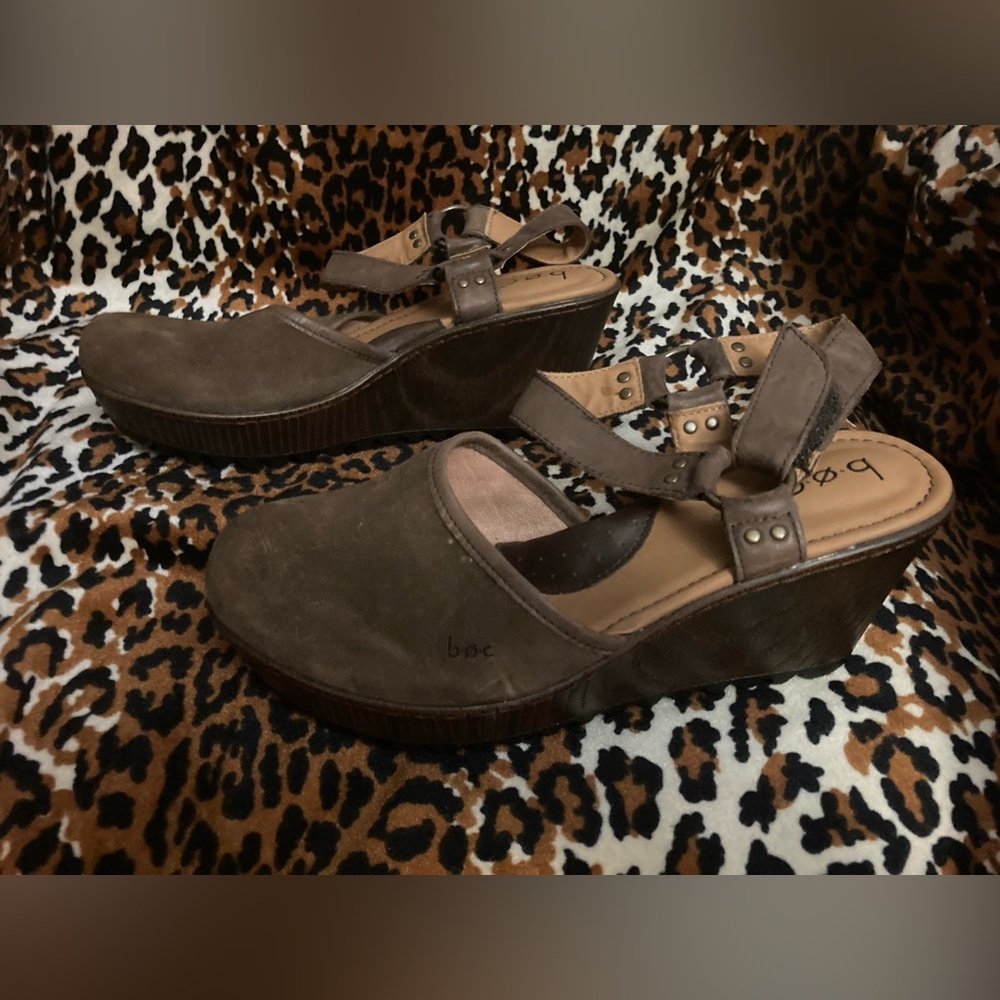 Tan suede leather BOC wedge sandals New 10